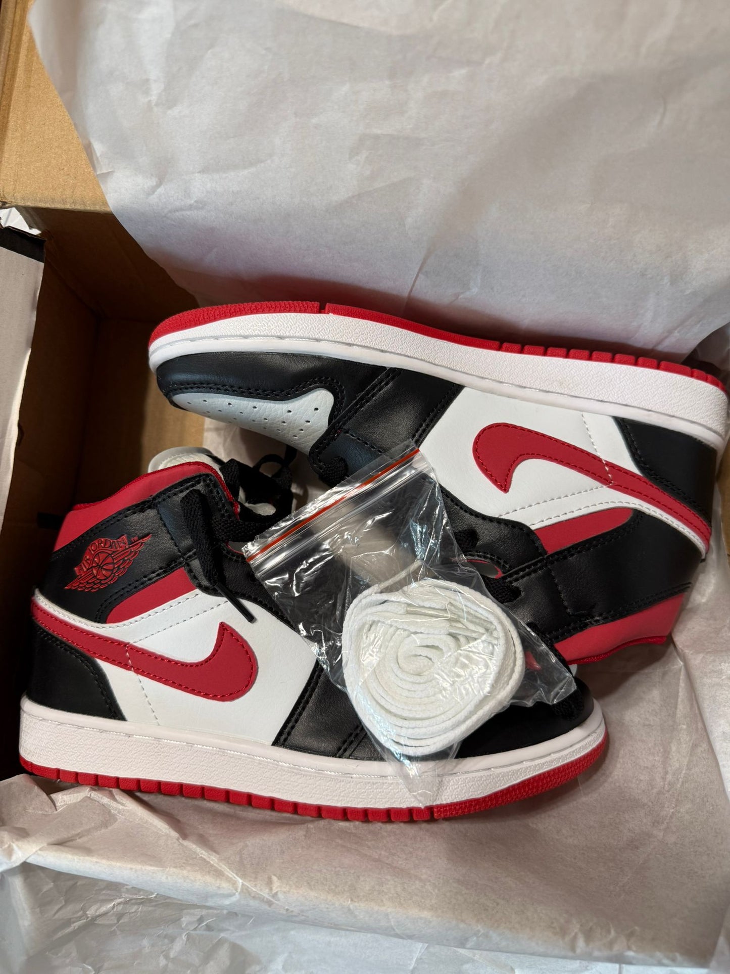 Jordan 1 Mid "Gym Red"